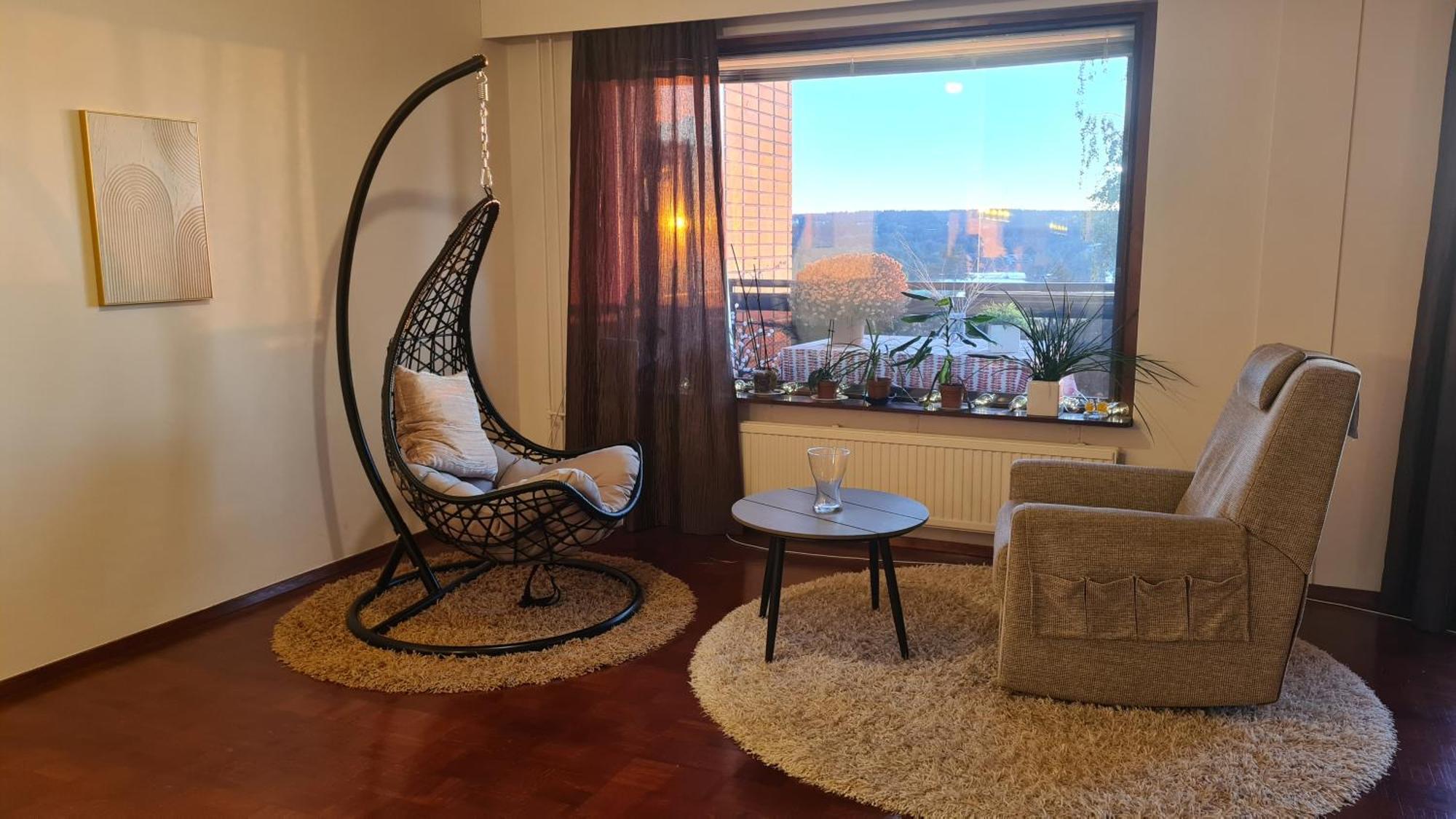 3-bedroom View And Near Center With Sauna *